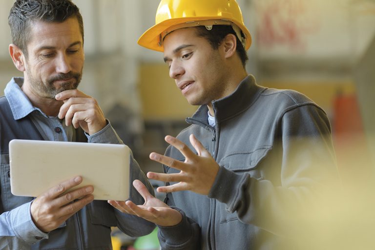 Mit einer Lernplattform können Sie Mitarbeiter unabhängig von Ort und Zeit unterweisen, schulen und weiterbilden